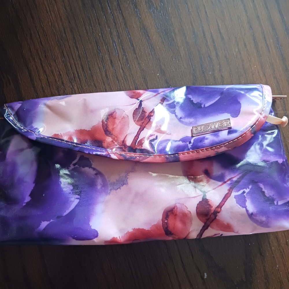 Makeup bag - Picture 2 of 2